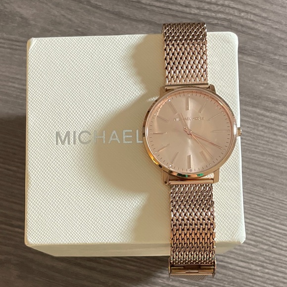 Michael Kors Watch - Picture 1 of 4